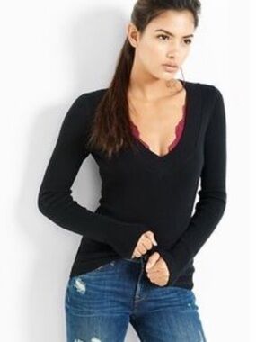 Express Black Fitted Slub Knit V-Neck Lightweight Sweater | Sz M